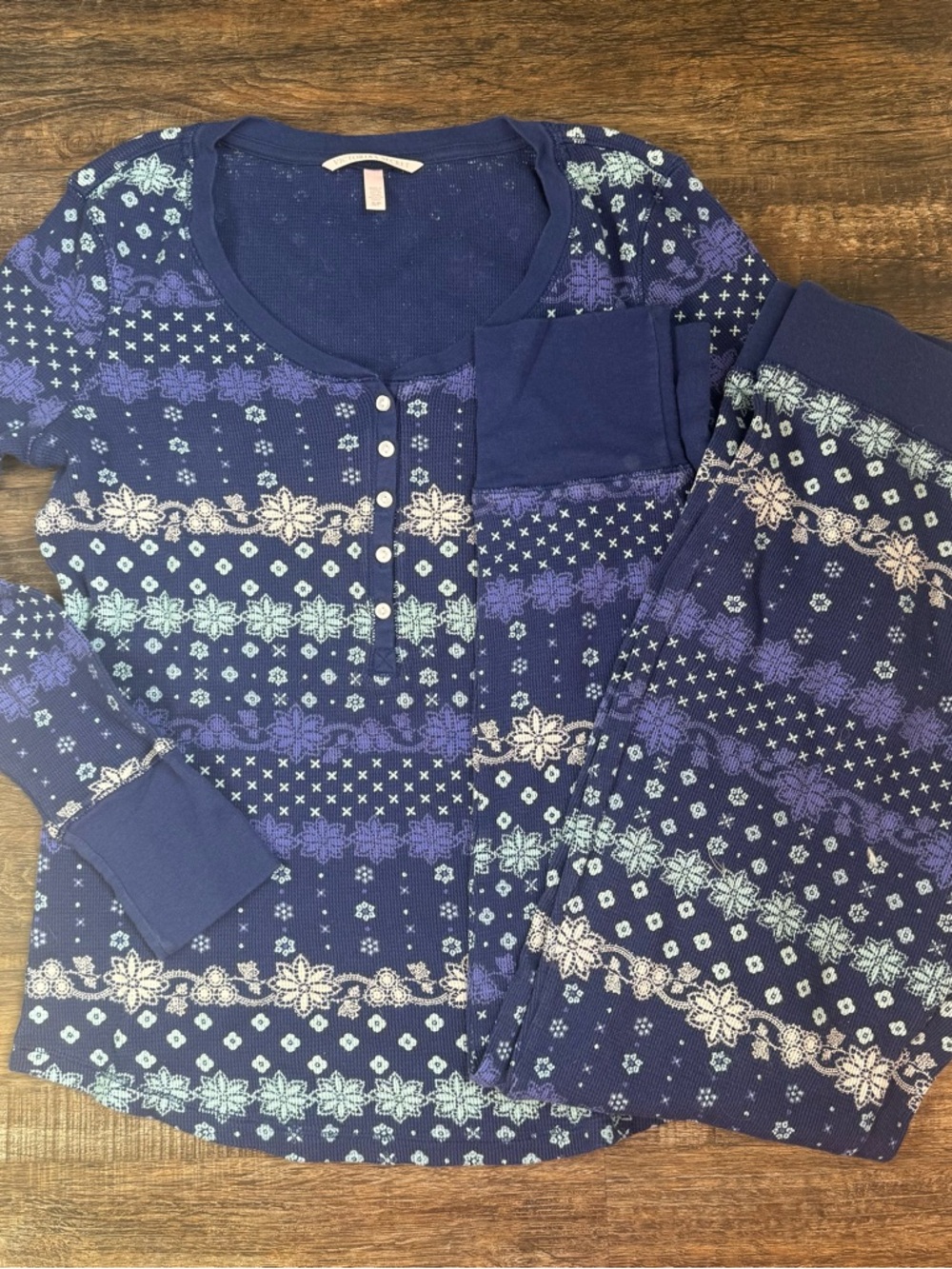 Victoria's Secret Blue Snowflake Print Thermal Set